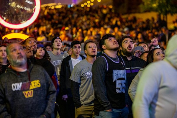 Comment créer une exposition de photographies sur les paysages urbains?