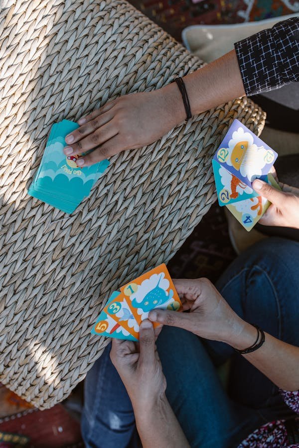 Plongez dans l'univers captivant du trio jeu en famille !