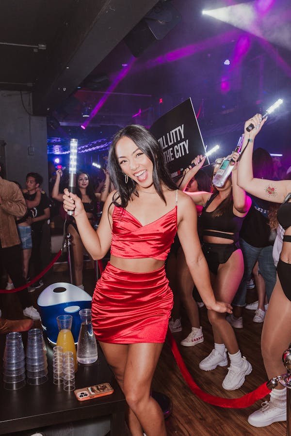 Le club de strip-tease parfait pour un EVG ou EVJF à Toulouse